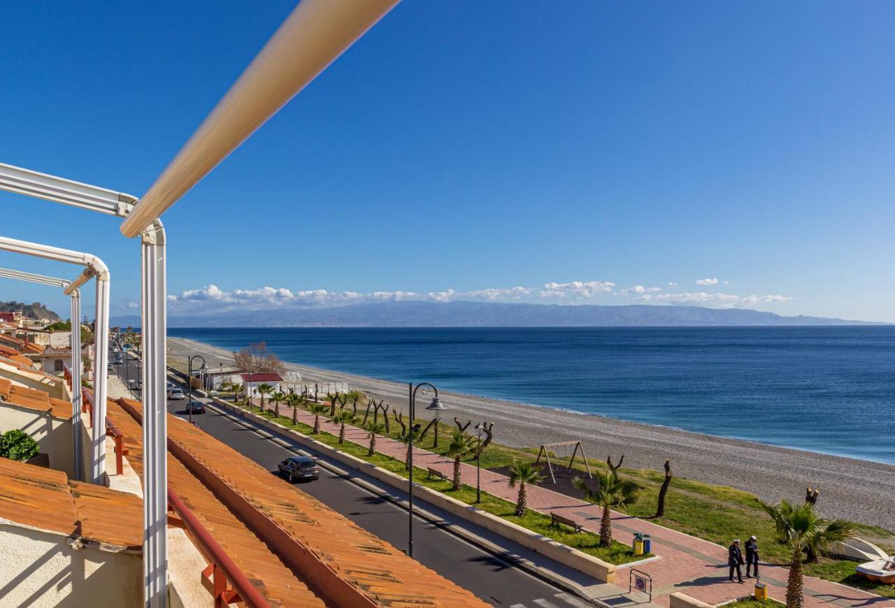 La Plage - Home And Sea Nizza di Sicilia Buitenkant foto